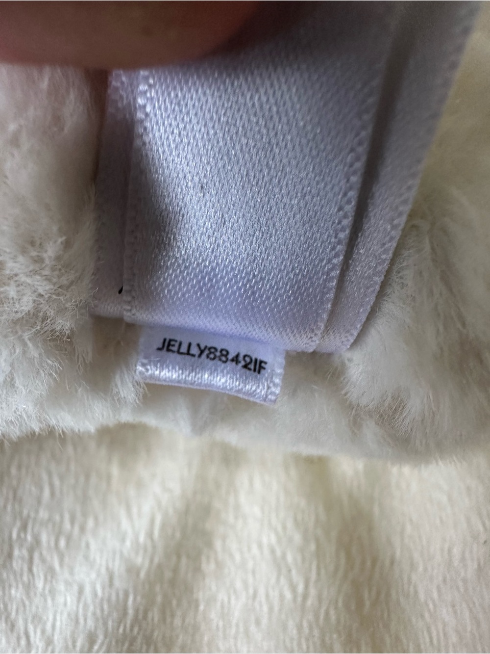 Jellycat tiny polar bear - Picture 3 of 3